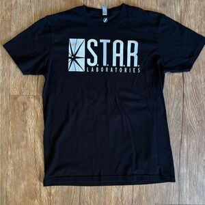 The flash STAR Laboratories Black T-Shirt